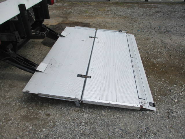 日野レンジャー冷凍車（冷蔵車）中型（4t）[写真09]