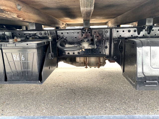 いすゞエルフ平ボディ小型（2t・3t）[写真16]