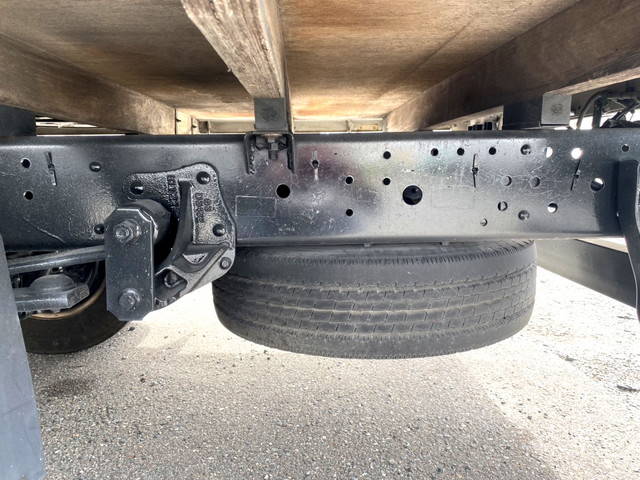 いすゞエルフ平ボディ小型（2t・3t）[写真18]