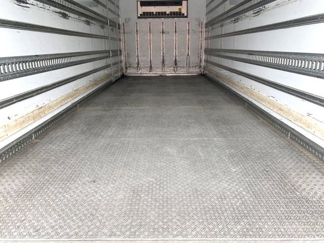 いすゞフォワード冷凍車（冷蔵車）中型（4t）[写真10]