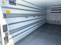 いすゞフォワード冷凍車（冷蔵車）中型（4t）[写真13]