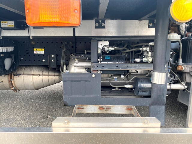 いすゞフォワード冷凍車（冷蔵車）中型（4t）[写真14]