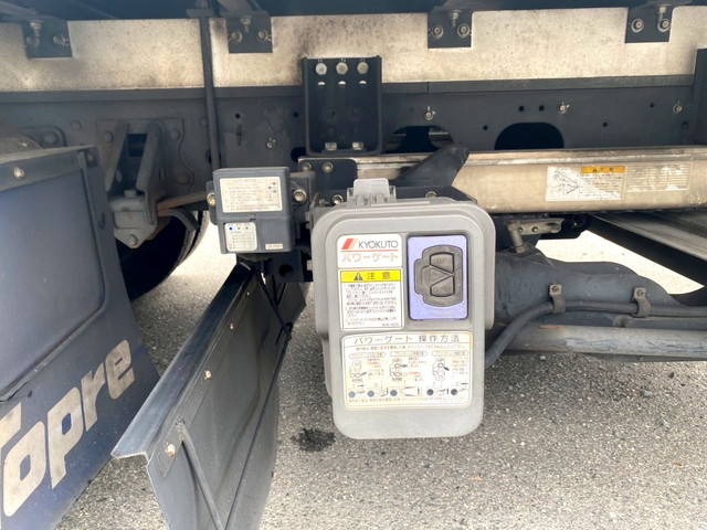 いすゞフォワード冷凍車（冷蔵車）中型（4t）[写真18]