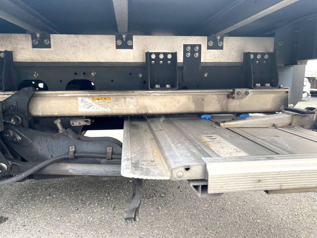 いすゞフォワード冷凍車（冷蔵車）中型（4t）[写真19]