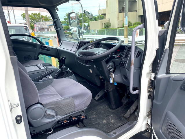 いすゞフォワード冷凍車（冷蔵車）中型（4t）[写真28]