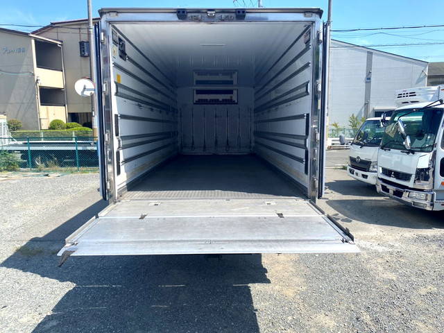 いすゞフォワード冷凍車（冷蔵車）中型（4t）[写真09]