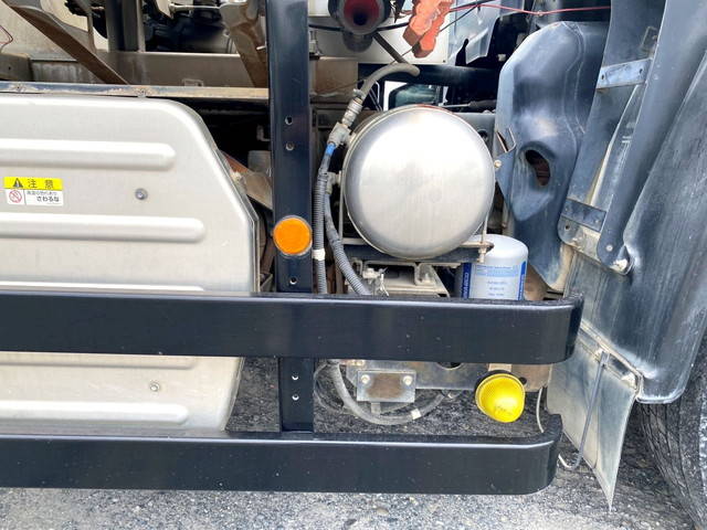 いすゞギガミキサー車（コンクリートミキサー）大型（10t）[写真10]