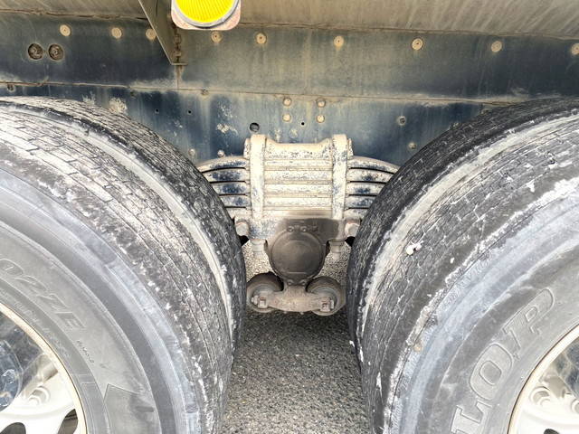 いすゞギガミキサー車（コンクリートミキサー）大型（10t）[写真11]