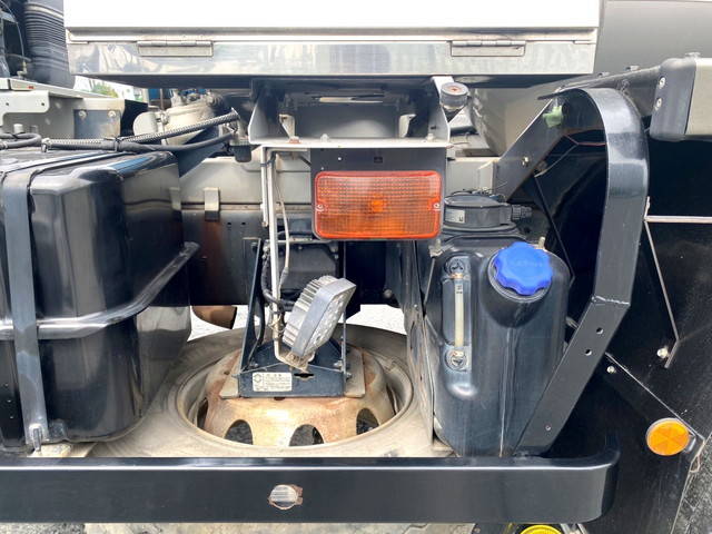 いすゞギガミキサー車（コンクリートミキサー）大型（10t）[写真13]