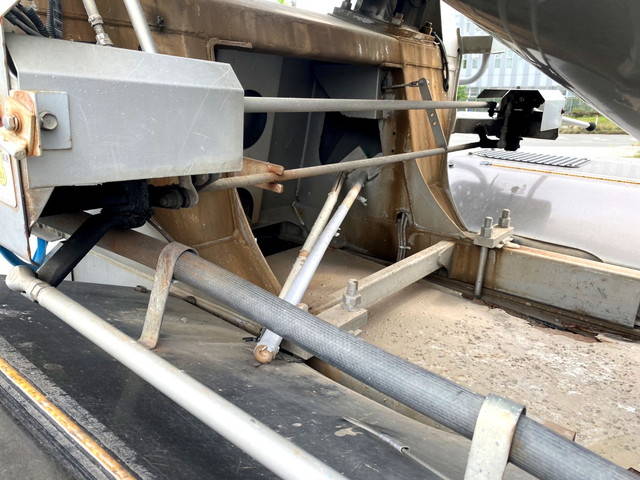 いすゞギガミキサー車（コンクリートミキサー）大型（10t）[写真16]