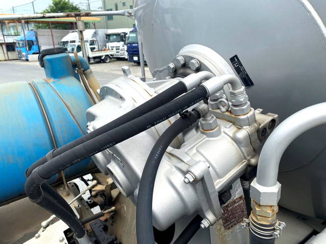 いすゞギガミキサー車（コンクリートミキサー）大型（10t）[写真17]