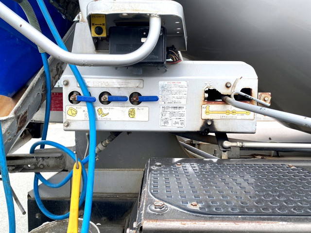 いすゞギガミキサー車（コンクリートミキサー）大型（10t）[写真09]