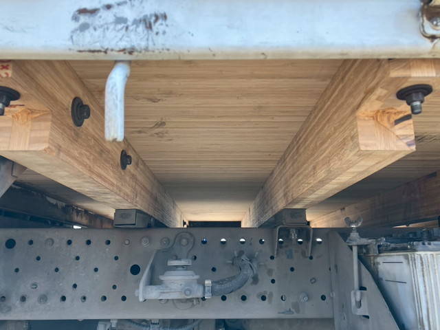 いすゞエルフ平ボディ小型（2t・3t）[写真29]