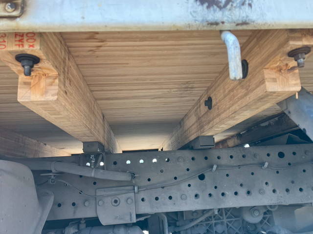 いすゞエルフ平ボディ小型（2t・3t）[写真33]