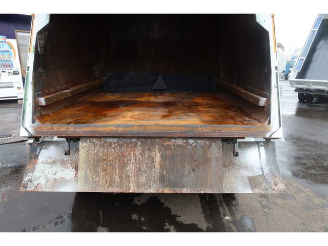 いすゞエルフパッカー車（塵芥車）小型（2t・3t）[写真14]