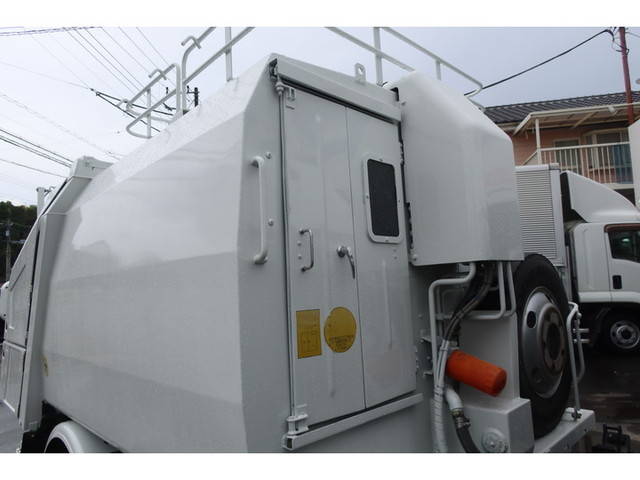 いすゞエルフパッカー車（塵芥車）小型（2t・3t）[写真22]