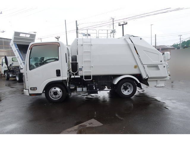 いすゞエルフパッカー車（塵芥車）小型（2t・3t）[写真04]