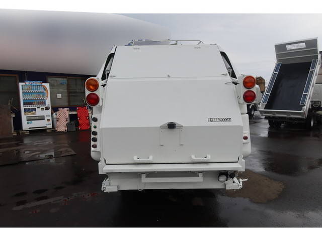 いすゞエルフパッカー車（塵芥車）小型（2t・3t）[写真05]