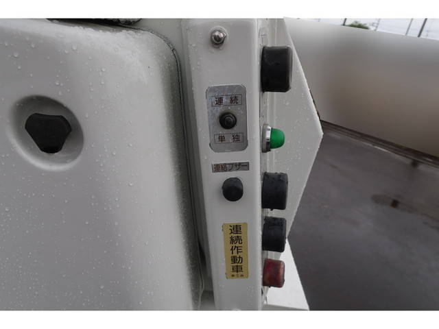 いすゞエルフパッカー車（塵芥車）小型（2t・3t）[写真08]