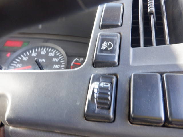 いすゞフォワードダンプ中型（4t）[写真33]