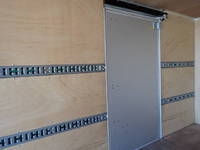 三菱ふそうキャンターアルミバン小型（2t・3t）[写真15]