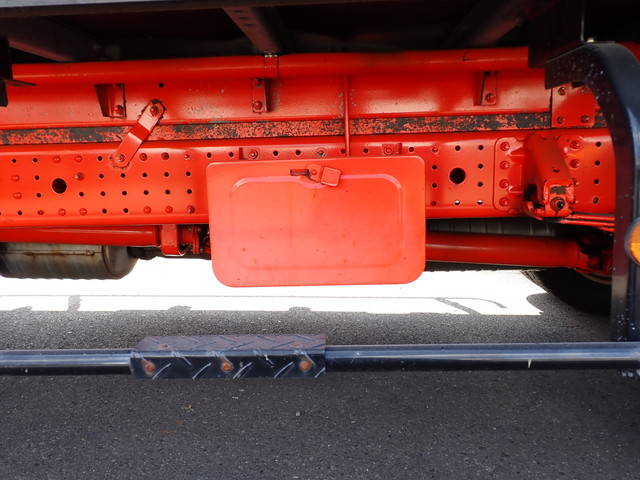 三菱ふそうキャンターアルミバン小型（2t・3t）[写真26]