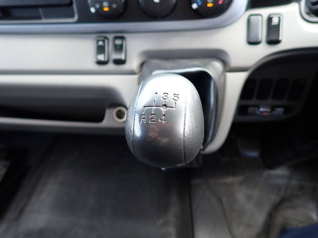 三菱ふそうキャンターアルミバン小型（2t・3t）[写真30]