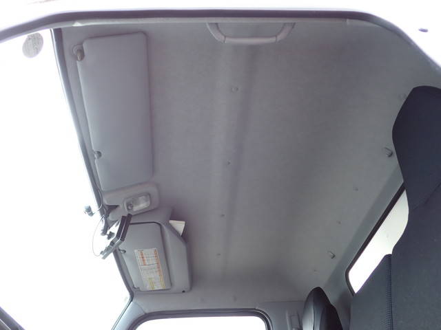 三菱ふそうキャンターアルミバン小型（2t・3t）[写真37]