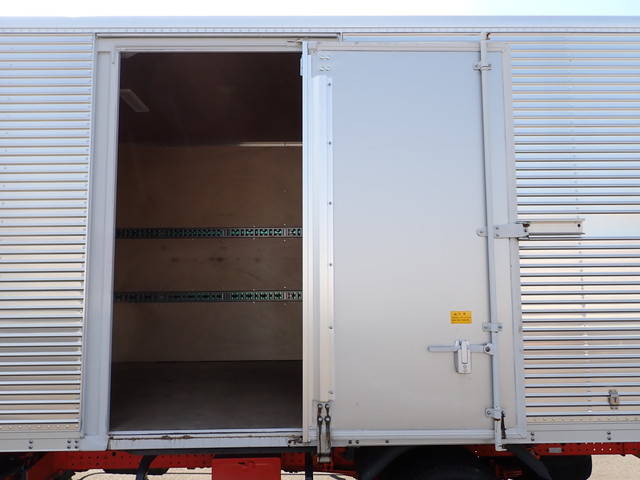 三菱ふそうキャンターアルミバン小型（2t・3t）[写真08]