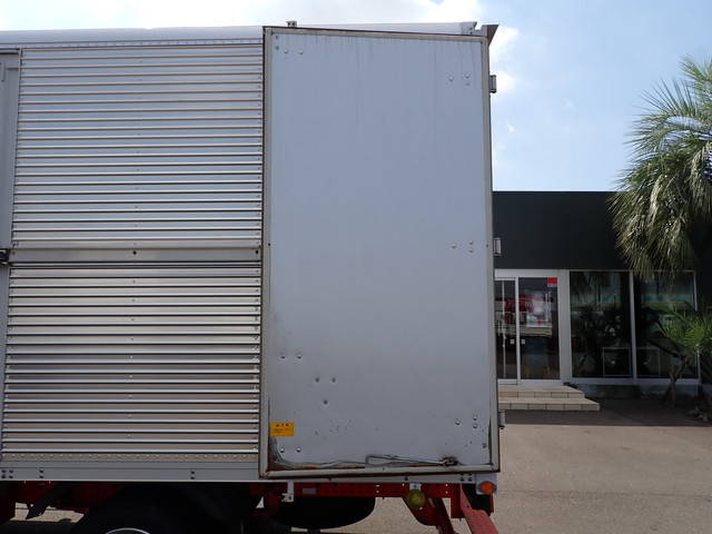 三菱ふそうキャンターアルミバン小型（2t・3t）[写真09]