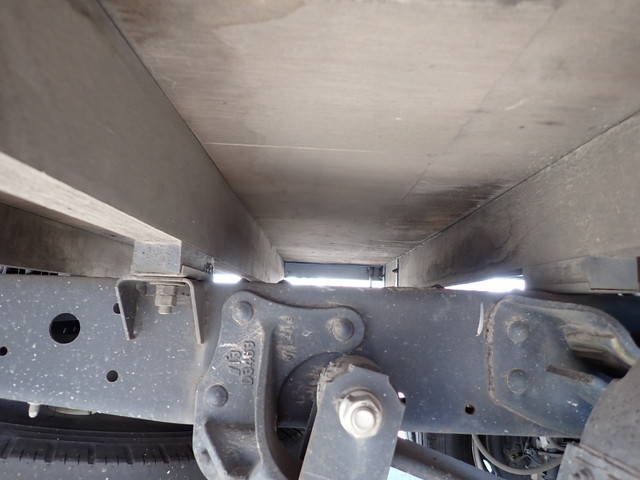 いすゞエルフ平ボディ小型（2t・3t）[写真14]