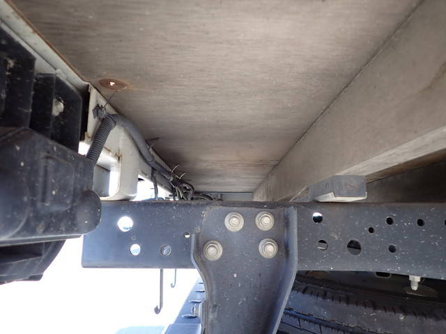 いすゞエルフ平ボディ小型（2t・3t）[写真15]