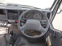 いすゞエルフコンテナ専用車小型（2t・3t）[写真18]