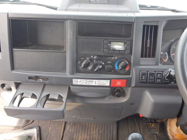 いすゞエルフコンテナ専用車小型（2t・3t）[写真18]