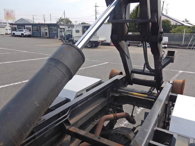 いすゞエルフコンテナ専用車小型（2t・3t）[写真25]