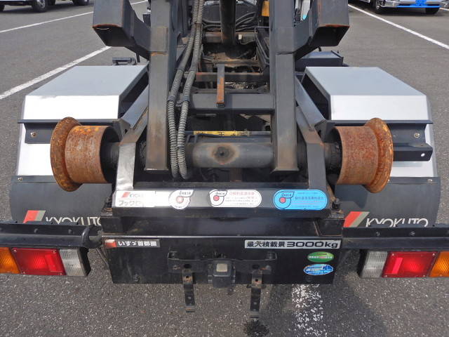 いすゞエルフコンテナ専用車小型（2t・3t）[写真27]