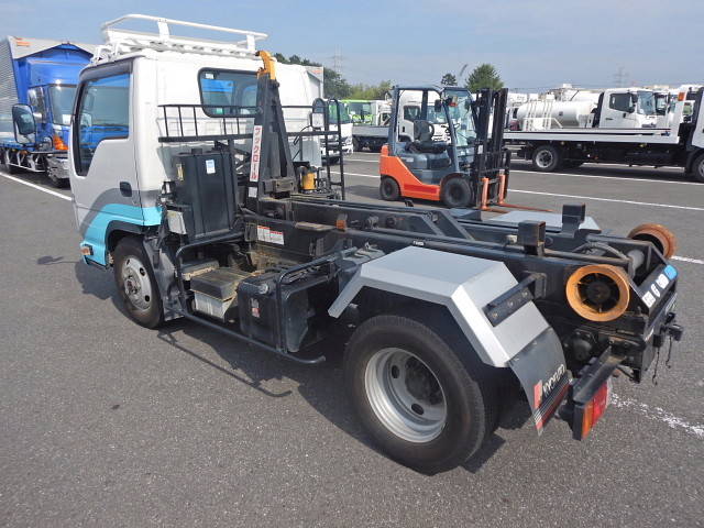 いすゞエルフコンテナ専用車小型（2t・3t）[写真03]