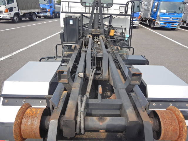 いすゞエルフコンテナ専用車小型（2t・3t）[写真30]