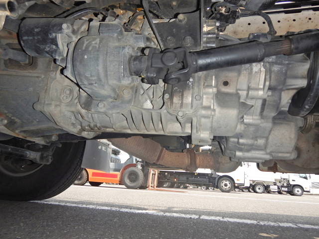 いすゞエルフコンテナ専用車小型（2t・3t）[写真06]