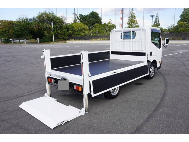 日産アトラス平ボディ小型（2t・3t）[写真12]