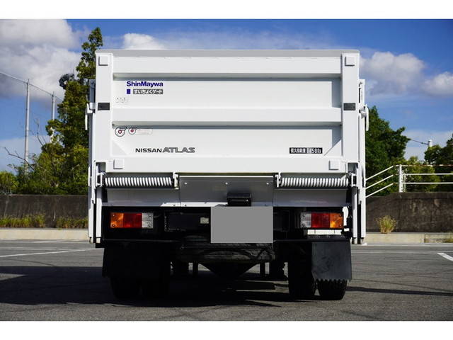 日産アトラス平ボディ小型（2t・3t）[写真06]