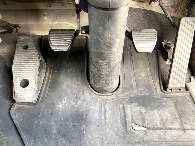 いすゞフォワードクレーン4段中型（4t）[写真39]