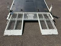 いすゞフォワードセーフティローダー中型（4t）[写真13]