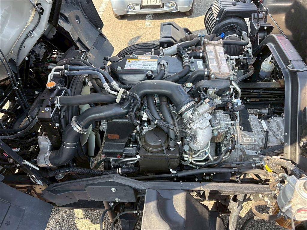 いすゞフォワードセーフティローダー中型（4t）[写真18]