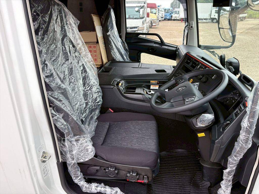 三菱ふそうスーパーグレートセルフクレーン4段大型（10t）[写真15]