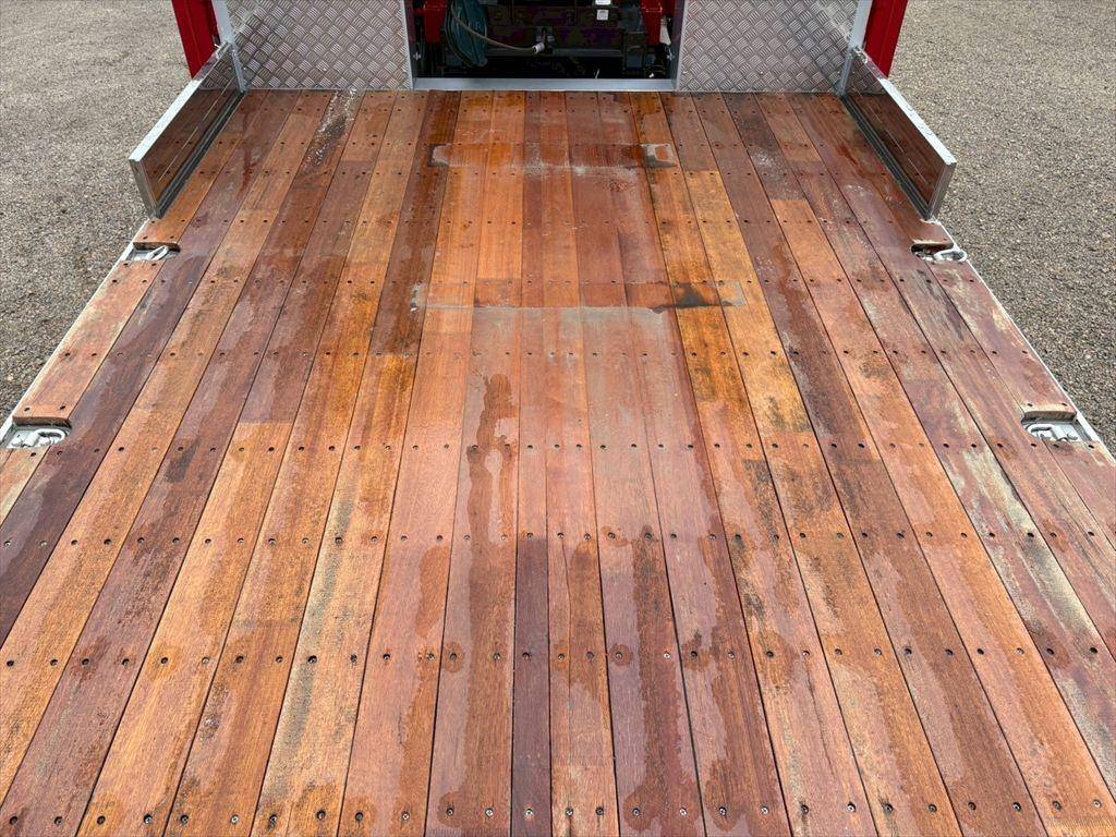 三菱ふそうスーパーグレートセルフクレーン4段大型（10t）[写真05]