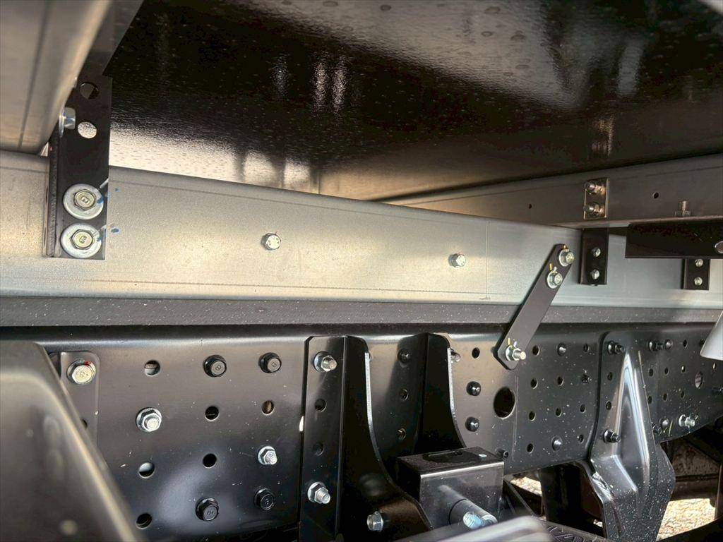 三菱ふそうキャンター冷凍車（冷蔵車）小型（2t・3t）[写真14]