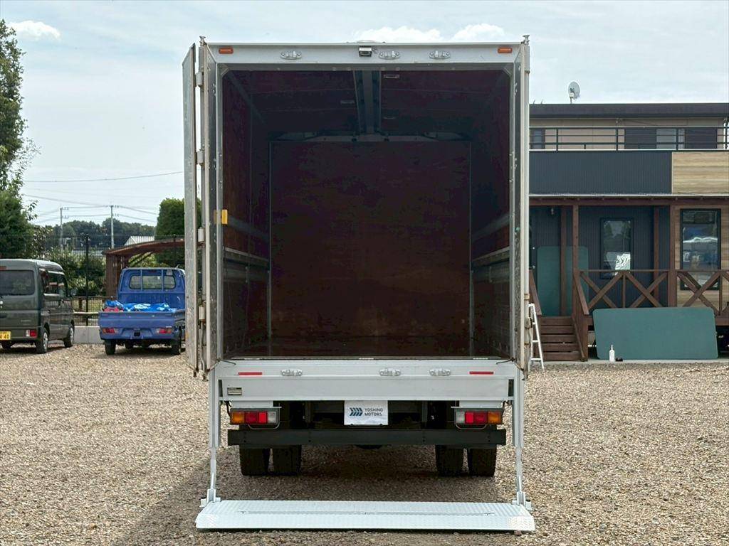 三菱ふそうキャンターアルミウイング小型（2t・3t）[写真10]