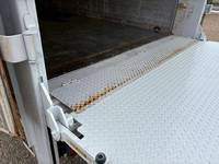 三菱ふそうキャンターアルミウイング小型（2t・3t）[写真13]