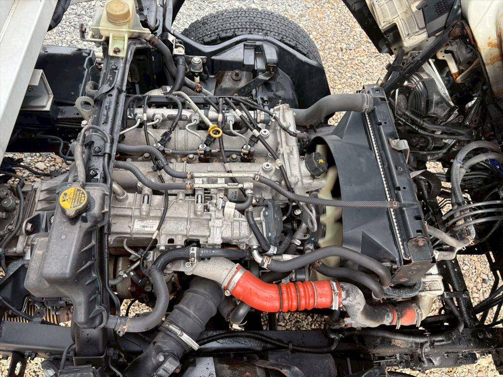 三菱ふそうキャンターアルミウイング小型（2t・3t）[写真16]